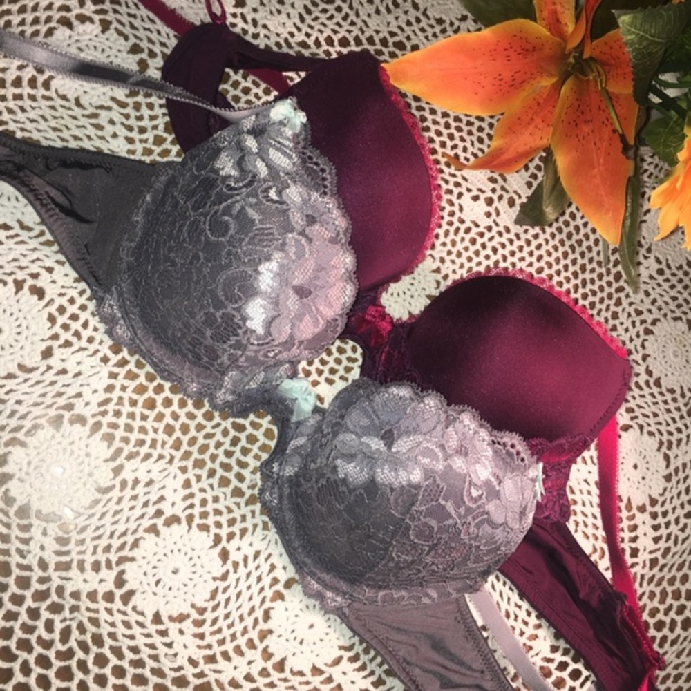 (2) Lace Adore Me Bras Size: 32C - Picture 2 of 7